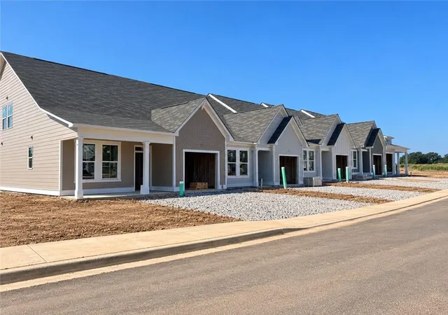Photo 2 of Townhouse for sale at 111 Harmony Cir, Cartersville, GA 30120 | MLS# 7832448 | Listing updated on 2026-10-02