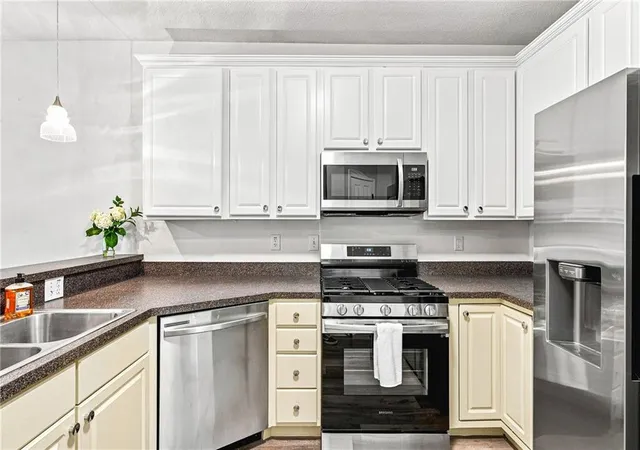 Photo 4 of Sale Pending at 2268 Northbrook Ridge NW, Kennesaw, GA 30152 | MLS# 7823646 | Listing updated on 2026-09-20