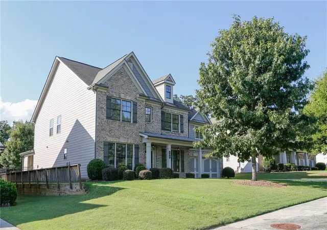 Photo 3 of Single family home for sale at 620 Hunters Grv Ct, Buford, GA 30518 | MLS# 7837617 | Listing updated on 2026-10-05