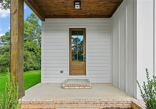 Photo 2 of Single family home for sale at 3962 Pinehurst Pl, Decatur, GA 30034 | MLS# 7823117 | Listing updated on 2026-09-14