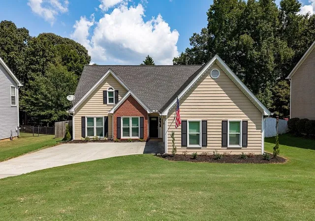 Photo 1 of Single family home for sale at 5685 Sugar Xing Dr, Sugar Hill, GA 30518 | MLS# 7834813 | Listing updated on 2026-09-20