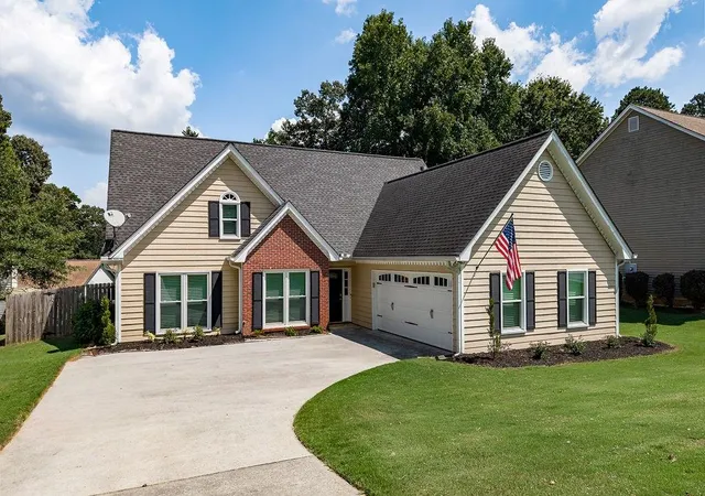 Photo 2 of Single family home for sale at 5685 Sugar Xing Dr, Sugar Hill, GA 30518 | MLS# 7834813 | Listing updated on 2026-09-20