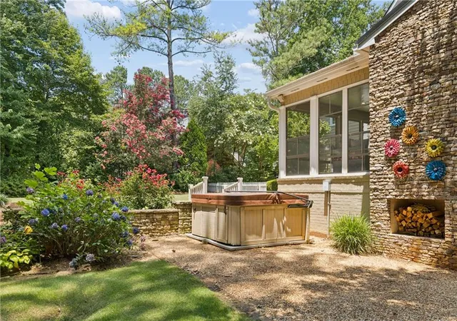 Photo 4 of Single family home for sale at 4770 Hamptons Dr, Alpharetta, GA 30004 | MLS# 7832803 | Listing updated on 2026-09-10