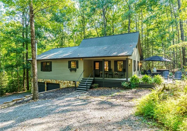 Photo 4 of Single family home for sale at 31 Highland Hammock Dr, Blue Ridge, GA 30513 | MLS# 7833566 | Listing updated on 2026-09-06
