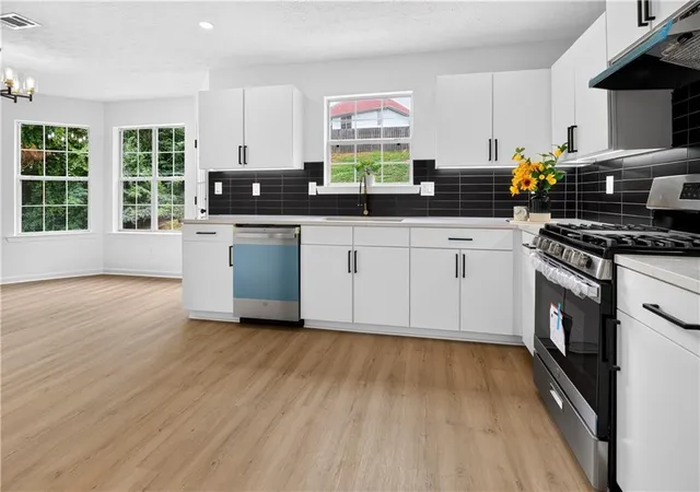 Photo 2 of Sale Pending at 1510 Beech Grv Dr, Hampton, GA 30228 | MLS# 7832274 | Listing updated on 2026-09-30