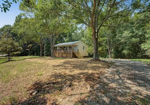 Photo 2 of Sale Pending at 938 Mandeville Rd, Carrollton, GA 30117 | MLS# 7831473 | Listing updated on 2026-10-13