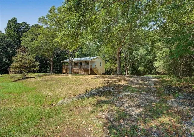 Photo 3 of Sale Pending at 938 Mandeville Rd, Carrollton, GA 30117 | MLS# 7831473 | Listing updated on 2026-10-13