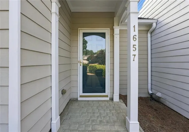 Photo 3 of Sale Pending at 1657 Donovans Pass Nw, Kennesaw, GA 30152 | MLS# 7839294 | Listing updated on 2026-10-01