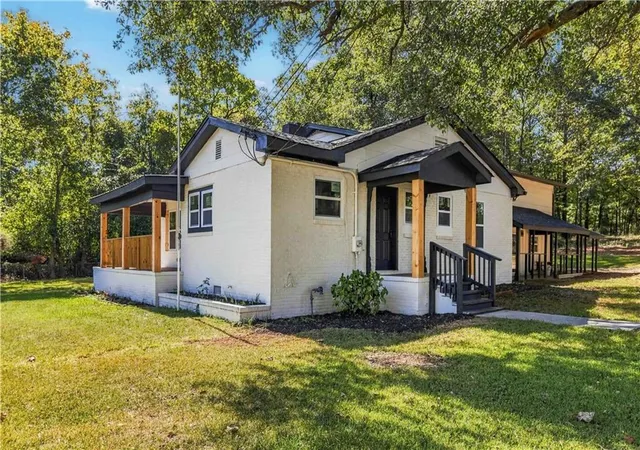 Photo 2 of Sale Pending at 6089 Evans Dr, Rex, GA 30273 | MLS# 7849003 | Listing updated on 2026-10-28
