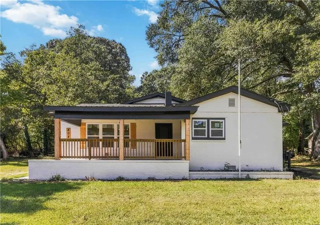 Photo 3 of Sale Pending at 6089 Evans Dr, Rex, GA 30273 | MLS# 7849003 | Listing updated on 2026-10-28
