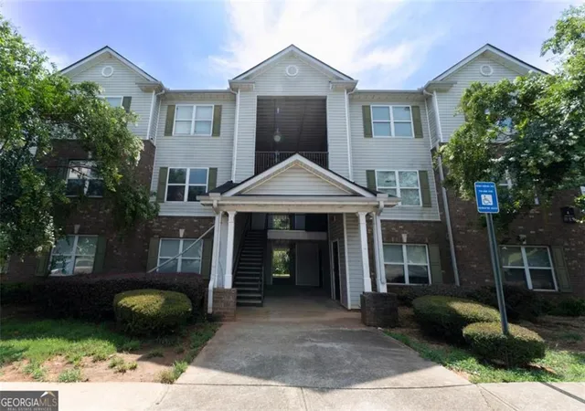 Condo for sale at 4201 Waldrop Pl, Decatur, GA 30034 | MLS# 7838492