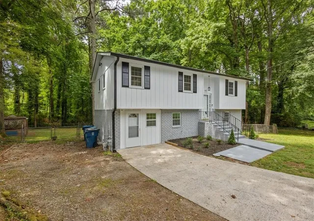 Photo 3 of Single family home for sale at 394 Burr Oak Ct, Lawrenceville, GA 30046 | MLS# 7830423 | Listing updated on 2026-10-01