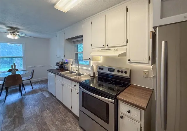 Photo 3 of Sale Pending at 620 Beau Ct, Winder, GA 30680 | MLS# 7841426 | Listing updated on 2026-10-03