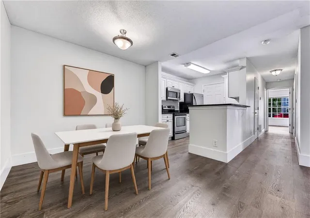 Photo 3 of Condo for sale at 7207 Santa Fe Pkwy, Sandy Springs, GA 30350 | MLS# 7834837 | Listing updated on 2026-09-16