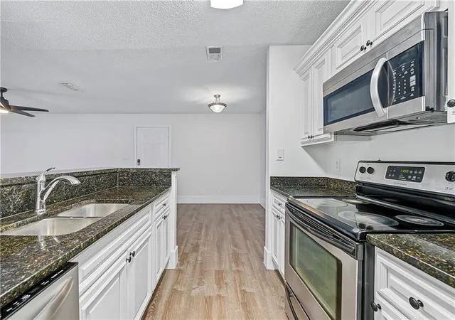 Photo 4 of Condo for sale at 7207 Santa Fe Pkwy, Sandy Springs, GA 30350 | MLS# 7834837 | Listing updated on 2026-09-16