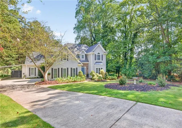 Photo 2 of Single family home for sale at 3520 Habersham Clb Dr, Cumming, GA 30041 | MLS# 7762003 | Listing updated on 2026-09-10