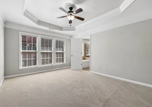 Photo 4 of Townhouse for sale at 3363 Cumberland Clb Dr, Atlanta, GA 30339 | MLS# 7855324 | Listing updated on 2026-10-17