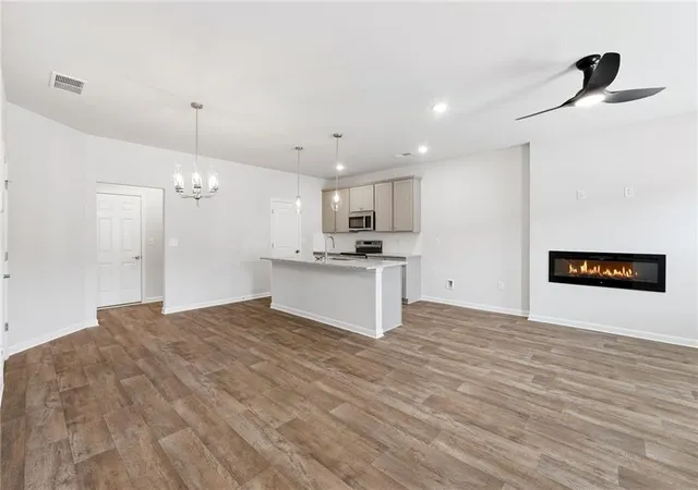 Photo 4 of Townhouse for sale at 3639 Pkwy James Dr, Snellville, GA 30039 | MLS# 7833371 | Listing updated on 2026-09-20