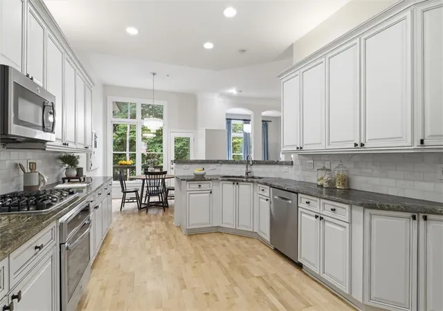 Photo 2 of Townhouse for sale at 1425 Montclair Ct Se #13, Smyrna, GA 30080 | MLS# 7822328 | Listing updated on 2026-09-05