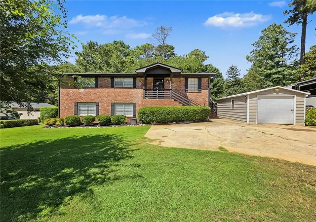 Photo 2 of Sale Pending at 4810 Brownsville Rd, Powder Springs, GA 30127 | MLS# 7837360 | Listing updated on 2026-09-27