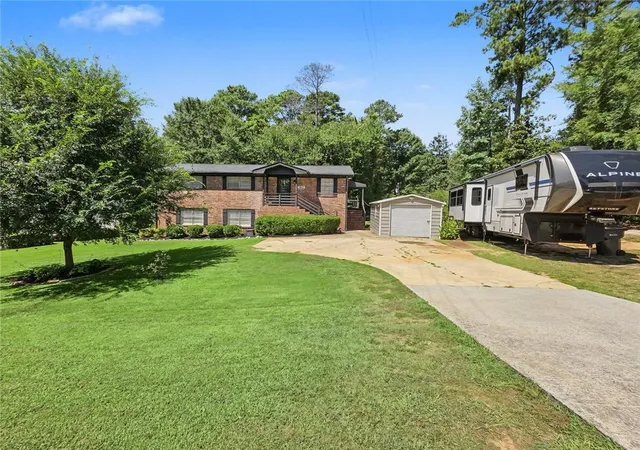 Photo 3 of Sale Pending at 4810 Brownsville Rd, Powder Springs, GA 30127 | MLS# 7837360 | Listing updated on 2026-09-27