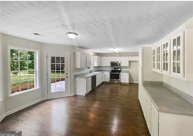 Photo 3 of Single family home for sale at 834 Winding Grv Ln, Loganville, GA 30052 | MLS# 7834833 | Listing updated on 2026-09-11