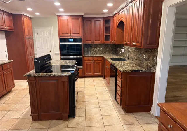 Photo 4 of Sale Pending at 8617 N Shore Dr, Jonesboro, GA 30236 | MLS# 7855991 | Listing updated on 2026-10-28