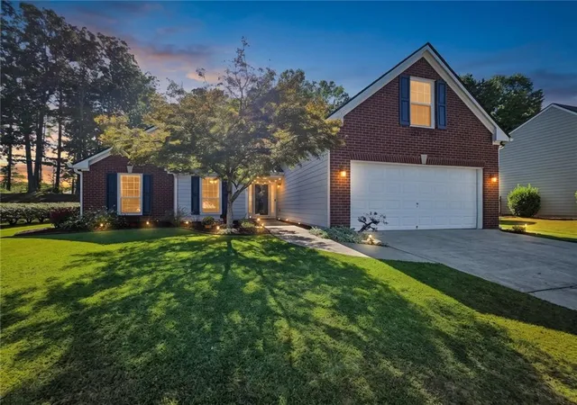 Photo 1 of Sale Pending at 2705 Abbotts Glen Pl NW, Acworth, GA 30101 | MLS# 7847928 | Listing updated on 2026-10-24