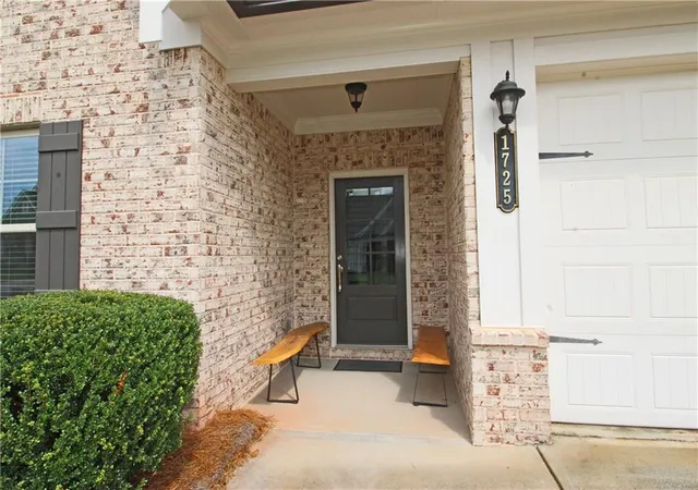 Photo 2 of Single family home for sale at 1725 Nestledown Dr, Cumming, GA 30040 | MLS# 7831565 | Listing updated on 2026-10-13