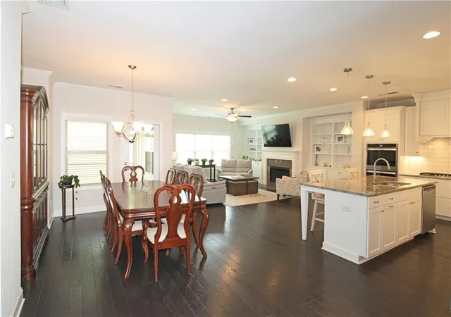 Photo 3 of Single family home for sale at 1725 Nestledown Dr, Cumming, GA 30040 | MLS# 7831565 | Listing updated on 2026-10-13