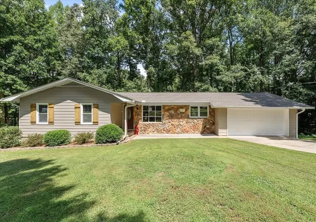 Photo 1 of Single family home for sale at 215 Eldorado Dr, Carrollton, GA 30116 | MLS# 7830700 | Listing updated on 2026-09-02