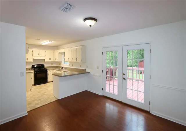Photo 4 of Single family home for sale at 28 Frances Dr NW, Rome, GA 30165 | MLS# 7806458 | Listing updated on 2026-09-13