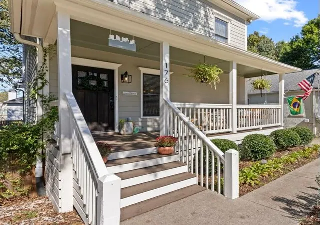 Photo 2 of Single family home for sale at 176 SE Tuskegee St, Atlanta, GA 30315 | MLS# 7859094 | Listing updated on 2026-10-26