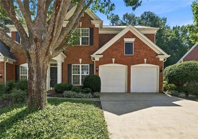 Photo 1 of Sale Pending at 10 Hemingbrough Way, Johns Creek, GA 30022 | MLS# 7833345 | Listing updated on 2026-10-03
