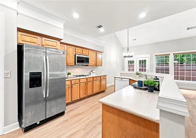 Photo 3 of Sale Pending at 10 Hemingbrough Way, Johns Creek, GA 30022 | MLS# 7833345 | Listing updated on 2026-10-03