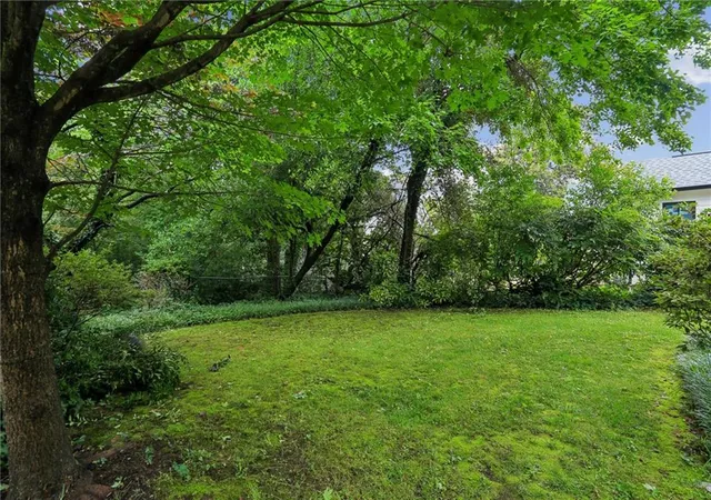 Photo 4 of Sale Pending at 3648 Kingsboro Rd NE, Atlanta, GA 30319 | MLS# 7840379 | Listing updated on 2026-10-26