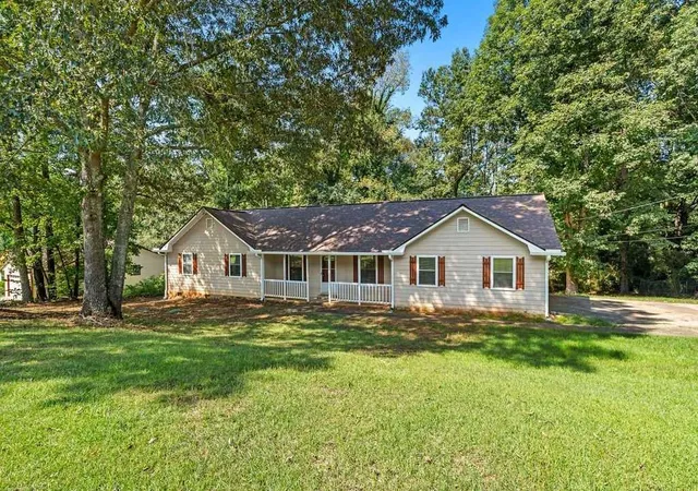 Photo 1 of Single family home for sale at 212 Farmbrook Pkwy E, Stockbridge, GA 30281 | MLS# 7834091 | Listing updated on 2026-09-15