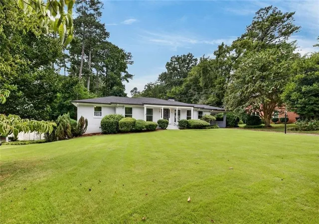 Photo 4 of Single family home for sale at 3199 Wynn Dr, Avondale Estates, GA 30002 | MLS# 7832863 | Listing updated on 2026-09-13