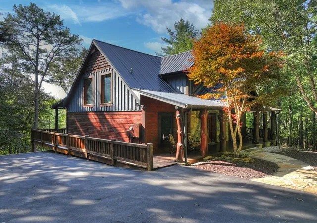 Photo 3 of Single family home for sale at 330 Seneca Dr, Ellijay, GA 30540 | MLS# 7833819 | Listing updated on 2026-09-08