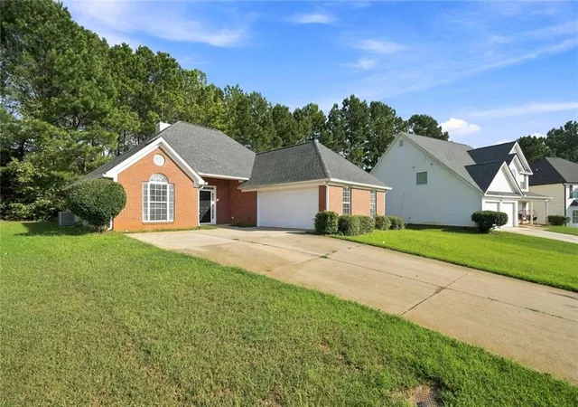 Photo 2 of Single family home for sale at 1335 Saint Isabella Ct, Locust Grove, GA 30248 | MLS# 7833926 | Listing updated on 2026-09-08