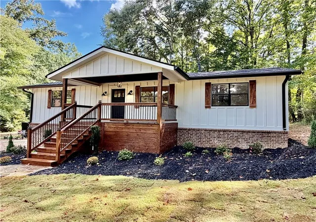 Photo 2 of Single family home for sale at 395 George Gray Ln, Waleska, GA 30183 | MLS# 7833691 | Listing updated on 2026-09-14