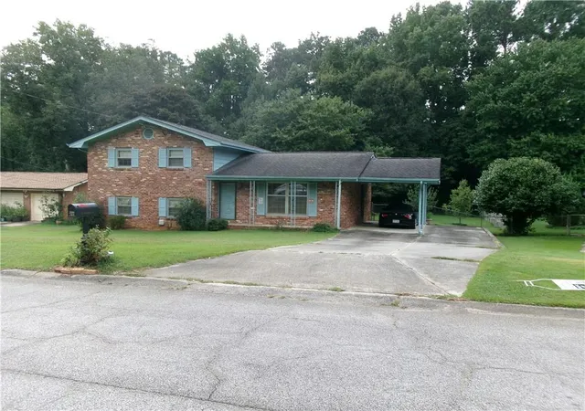 Photo 3 of Single family home for sale at 745 Huntingdon Dr, Jonesboro, GA 30236 | MLS# 7832986 | Listing updated on 2026-09-11