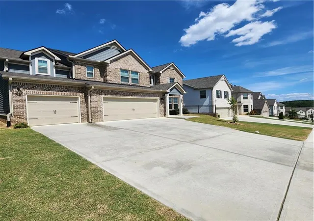 Photo 2 of Single family home for sale at 4835 Elm Leaf Dr, Atlanta, GA 30331 | MLS# 7836284 | Listing updated on 2026-10-14