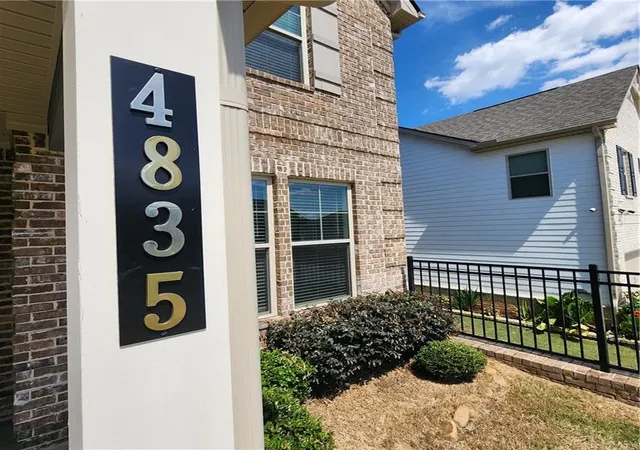Photo 3 of Single family home for sale at 4835 Elm Leaf Dr, Atlanta, GA 30331 | MLS# 7836284 | Listing updated on 2026-10-14