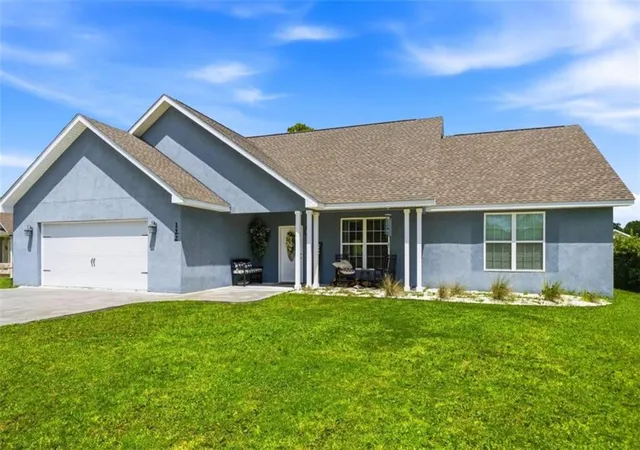 Photo 3 of Single family home for sale at 122 Silver Blf Cir, Brunswick, GA 31523 | MLS# 7832806 | Listing updated on 2026-09-11