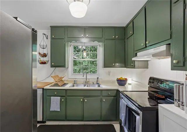 Photo 4 of Single family home for sale at 2188 Stockbridge Dr SE, Atlanta, GA 30316 | MLS# 7837127 | Listing updated on 2026-10-28