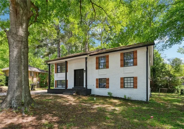 Photo 2 of Sale Pending at 1421 Iron Gate Blvd, Jonesboro, GA 30238 | MLS# 7823667 | Listing updated on 2026-10-10