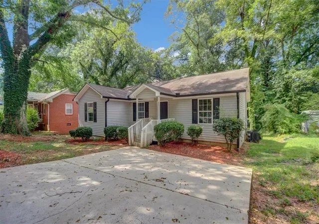 Photo 2 of Single family home for sale at 51 Johnson Ave, Newnan, GA 30263 | MLS# 7831351 | Listing updated on 2026-09-08