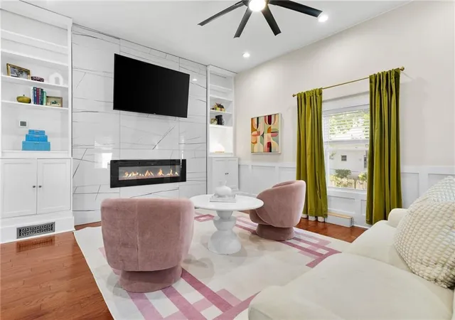 Photo 4 of Single family home for sale at 906 Metropolitan Pkwy SW, Atlanta, GA 30310 | MLS# 7856924 | Listing updated on 2026-10-22