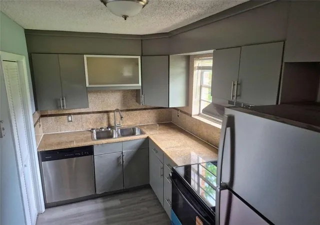 Photo 3 of Condo for sale at 4701 Flat Shls Rd #31F, Union City, GA 30291 | MLS# 7835132 | Listing updated on 2026-09-11